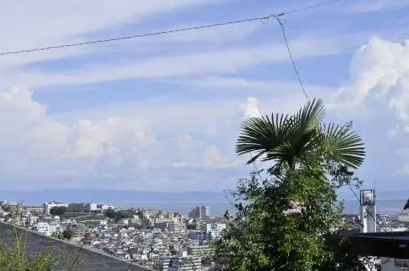 神戸市垂水区千鳥が丘から、大阪湾を望む