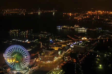 横浜ロイヤルパークホテルの部屋から・横浜港の夜景